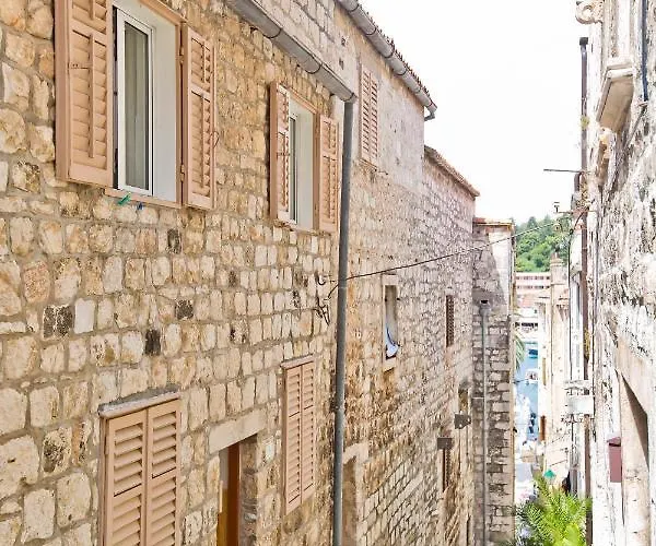 Sweet Dreams Old Town Hvar Гостьовий будинок