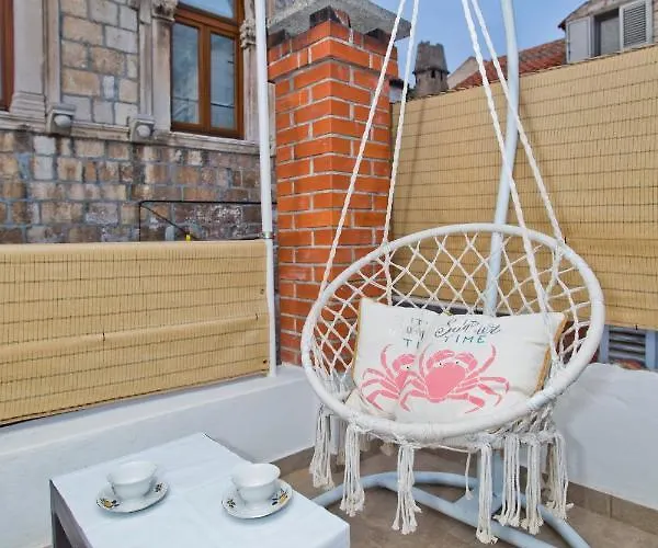 Sweet Dreams Old Town Hvar Гостьовий будинок Хвар